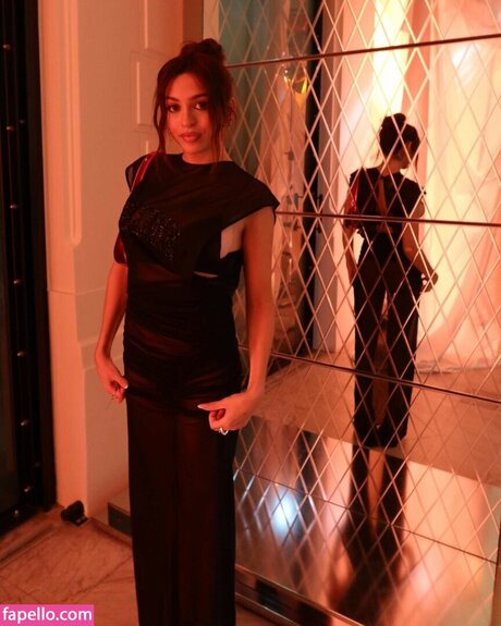 Josie Totah 素敵なモデル 写真