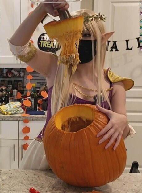 Harriet Barnes アート女優 写真