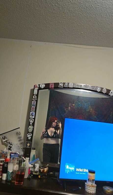 Ava Tricia セクシーなポルノスター 写真