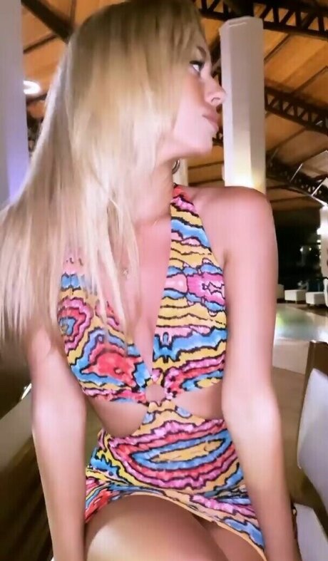 Beba Santander エロティックなポルノスター ギャラリー