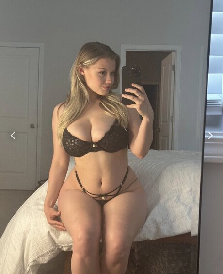 Erin Nicole 完璧なスター 画像