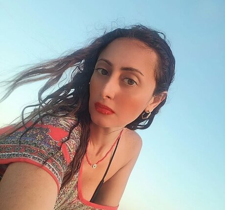 Menna Tayseer アダルトモデル ギャラリー