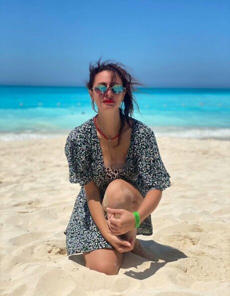 Menna Tayseer ポルノスター ヌード 写真