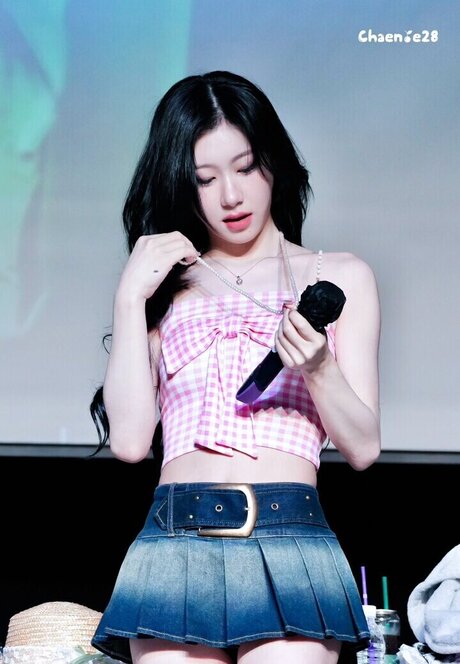 曲線美のラテン系オンリーファンズ セクシーxxx 写真