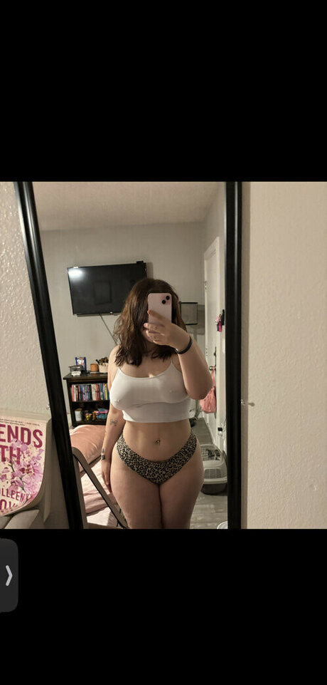 Isabel Pierce ホットモデル 写真