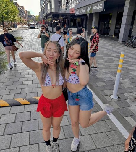 dalcompeach アダルトモデル 写真