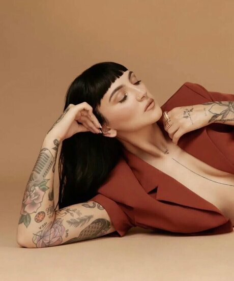 Julia Michaels 素敵なスター 写真
