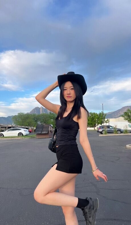 Lo3tus セクシーなポルノスター 写真