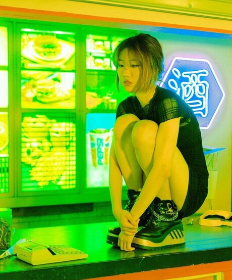 Lo3tus ポルノスター セクシー 画像