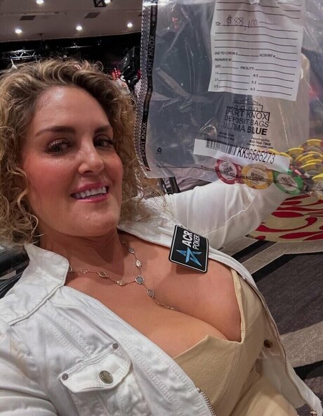 Storage Wars ポルノ女優 ギャラリー