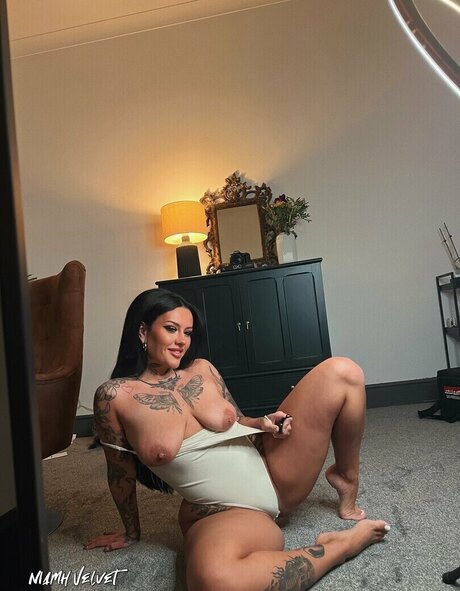 Niamh Velvet ポルノスター 素敵 アーカイブ