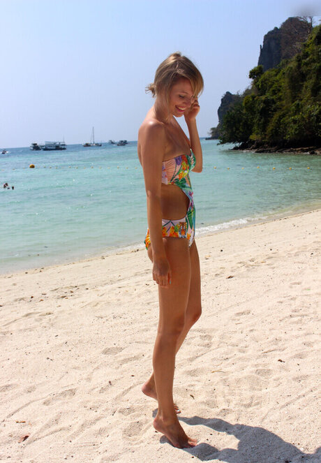 Leonie Hanne 限定スター 画像