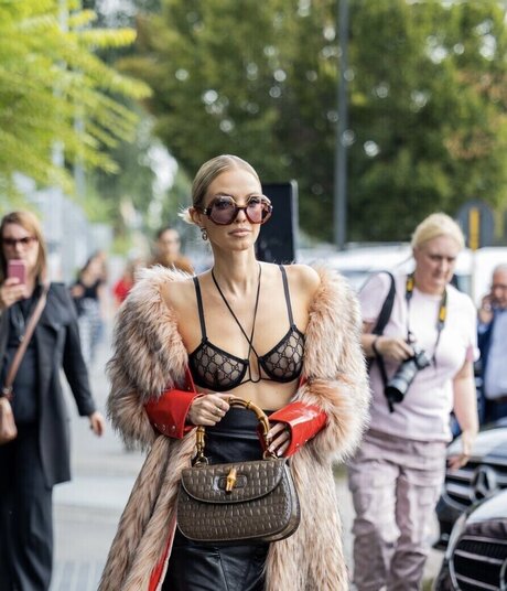 Leonie Hanne ポルノスター 高品質 画像