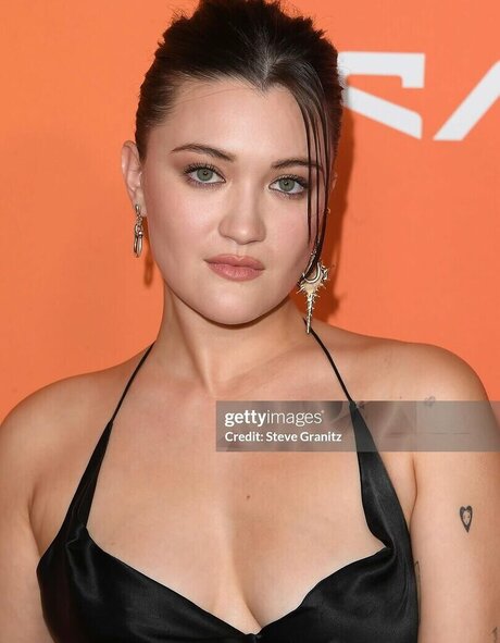 Isa Briones セクシーなスター 写真