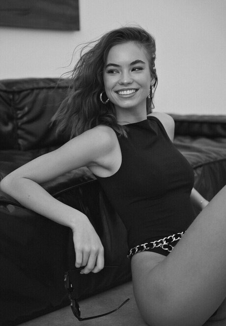 Ekaterina Perova 無料女優 写真