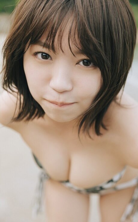 白いランジェリーオンリーファンズ ホットヌード 写真