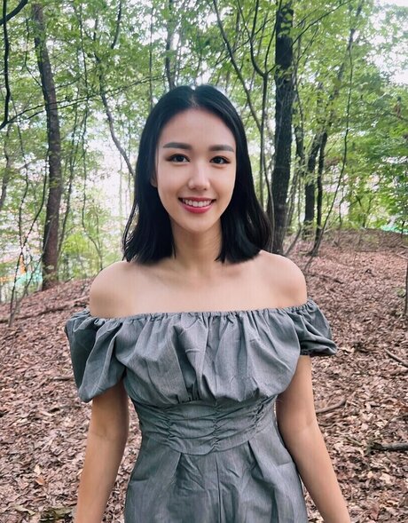 フェムボーイオンリーファン セクシーヌード 写真