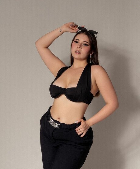 Marianahoyosr ヌードモデル 写真
