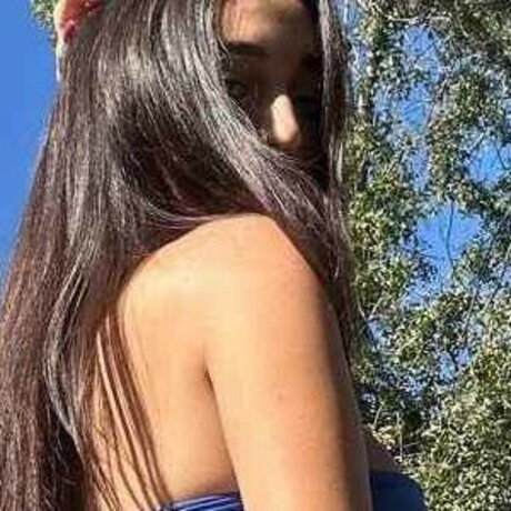 ヌーディストオンリーファンズ 美しい 画像