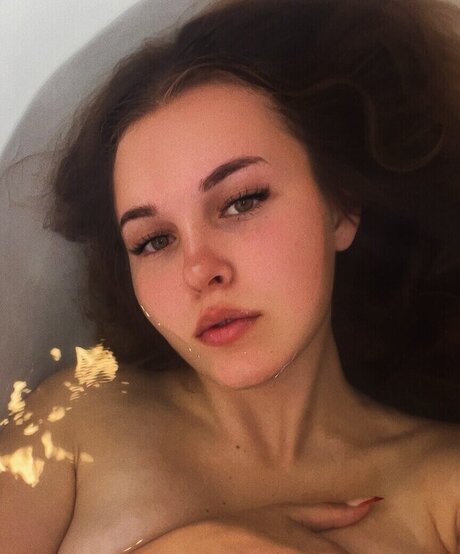 グローリーホール妻オンリーファンズ ヌード 写真