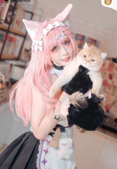 Plathong アート女優 ギャラリー