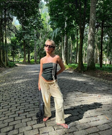 巨乳ソロオンリーファンズ ポルノグラフィック ギャラリー