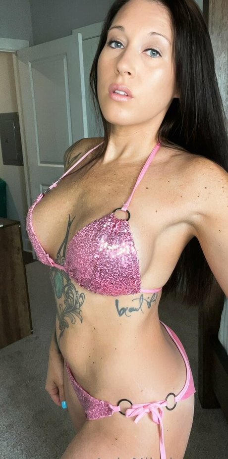 lolanikolavip 美しいポルノスター 写真