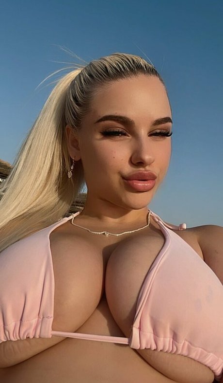 太ったおばあちゃんオンリーファンズ ポルノ 画像