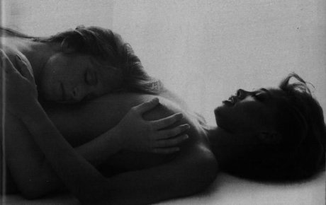 スキニーオンリーファンズ 無料裸 画像