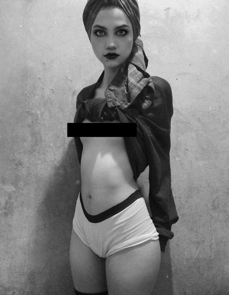 raven vasilescu ヌードのポルノスター 写真