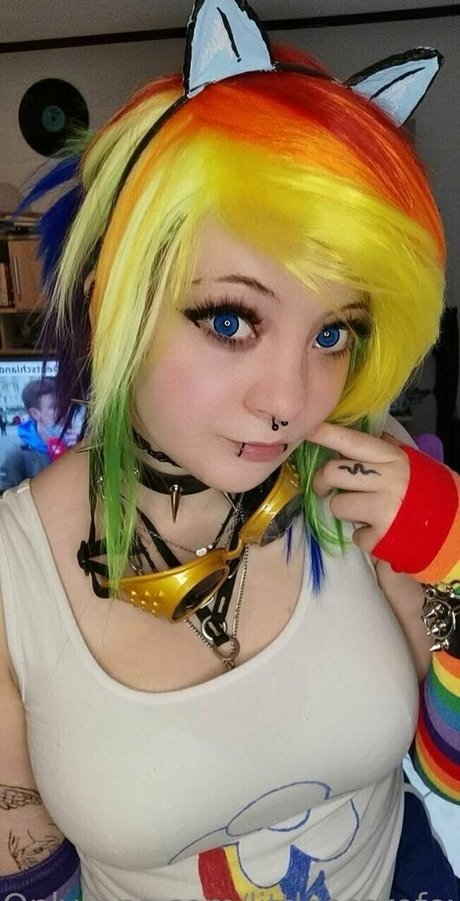 littlescarefoxfree エロティックなモデル 画像