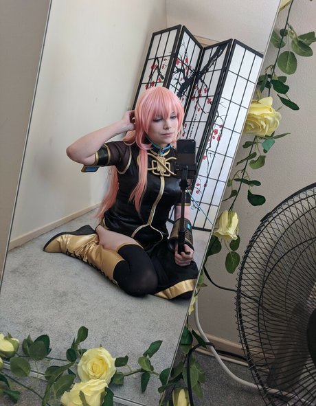 Dera Megurine xxx女優 画像