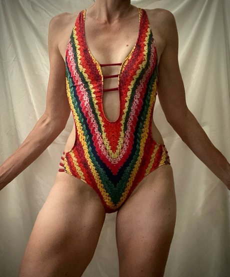 aska69 エロティック女優 写真