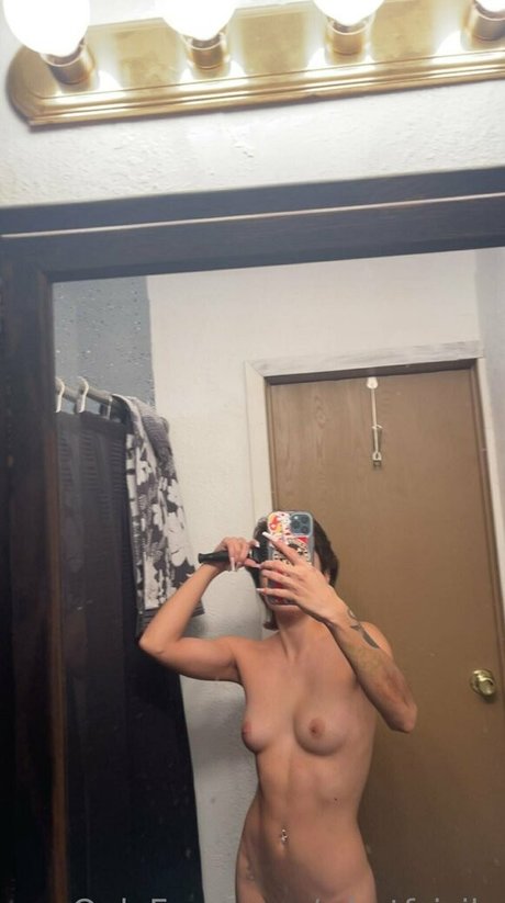 毛深い足のオンリーファンズ ホット裸 写真