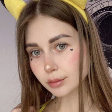 succubusnastya 可愛いモデル 写真