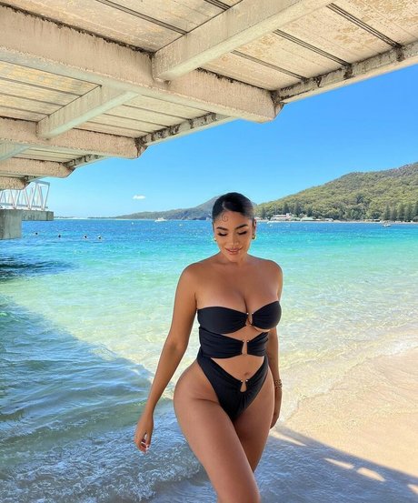 背の高い熟女オンリーファンズ 美しい裸 写真