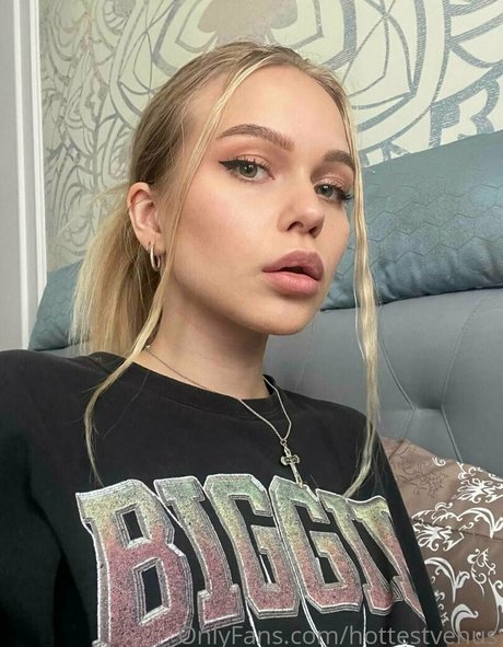 hottestvenus セックススター 画像