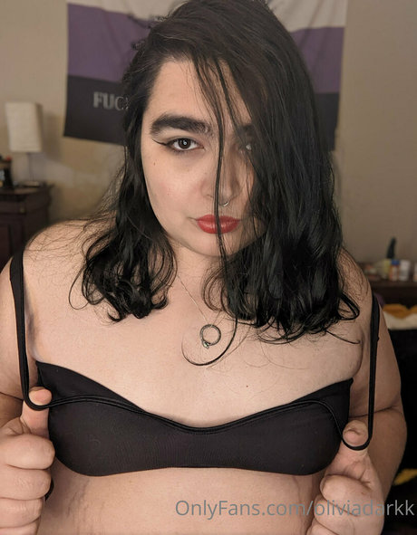 oliviadarkk ポルノスター ヌード アーカイブ