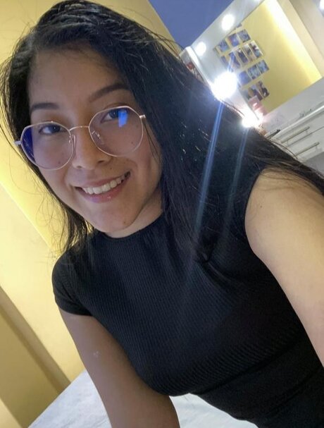 太ったおばあちゃんオンリーファンズ エロチック 画像