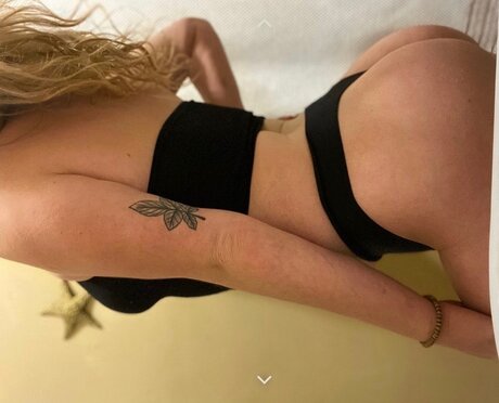 ブルネットのティーンオンリーファンズ 無料ポルノ ギャラリー