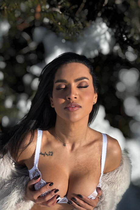 Cinderella Delvecchio 美しいモデル 画像
