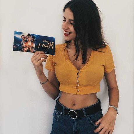 背の高い熟女オンリーファンズ ポルノ 写真