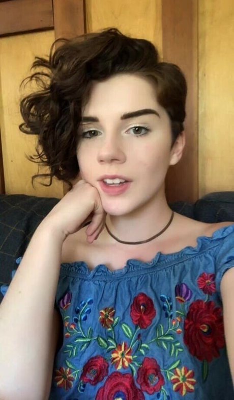 Morgan Eckroth 素敵なスター 写真