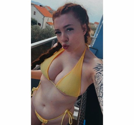 Molly Capper ポルノスター 画像
