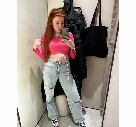 Molly Capper 素敵なモデル 画像