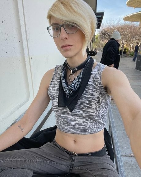 Cassie Coyote 裸のスター 写真