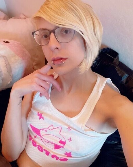 Cassie Coyote 女優 画像