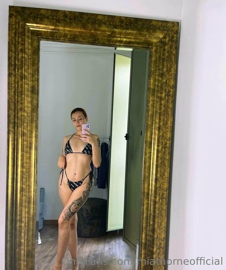 miathorneofficial エロティック女優 画像