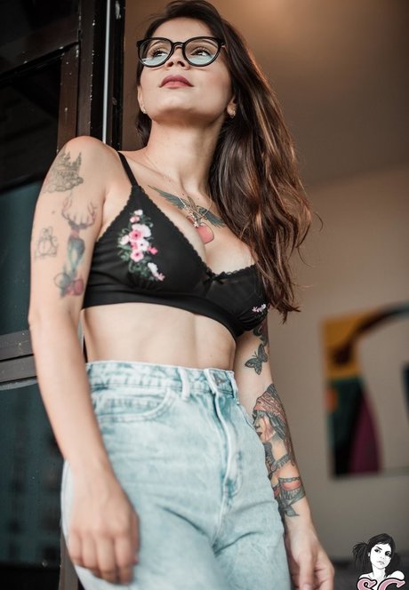 Jeeh Suicide ヌードスター 画像
