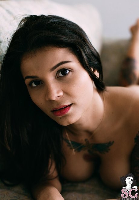 Jeeh Suicide 美しいモデル ギャラリー